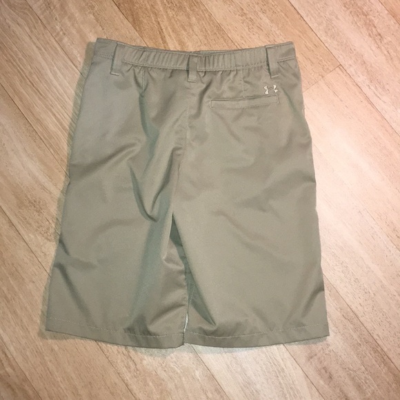 under armour heatgear khaki shorts